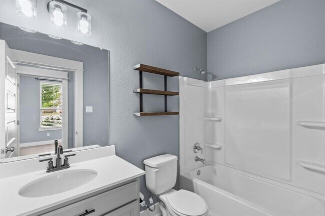 Building Photo - 525 Compania Cove