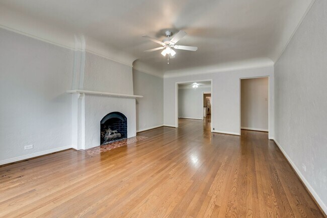 Building Photo - 4208-10 Normandy AVE