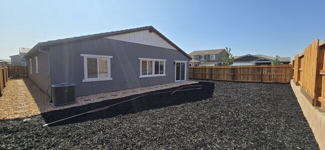 Building Photo - Brand New 4 Bed, 3 Bath Solar-Powered Sing...