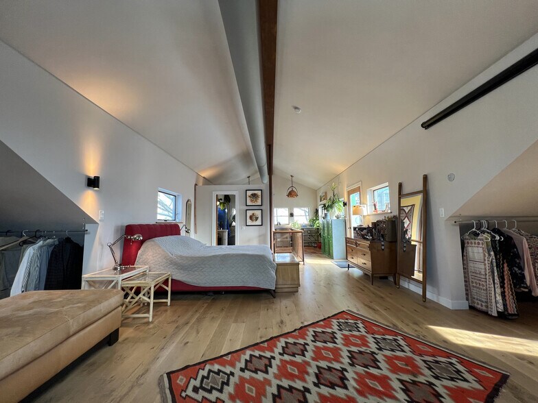 Building Photo - 5101 Grand Ave