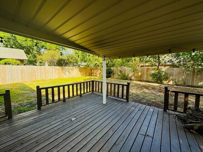 Building Photo - Amazing Midway ISD Home
