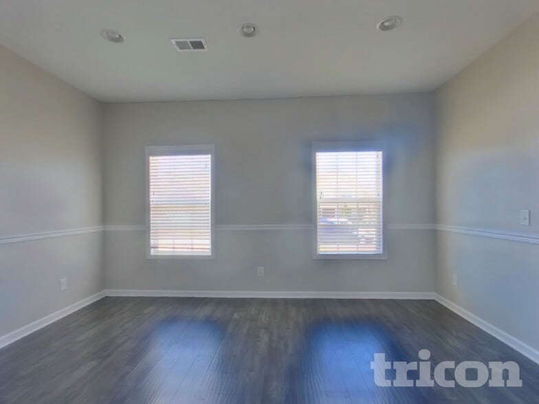 Building Photo - 920 Beverly Ct