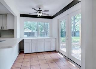 Building Photo - 307 Lone Oak Cir