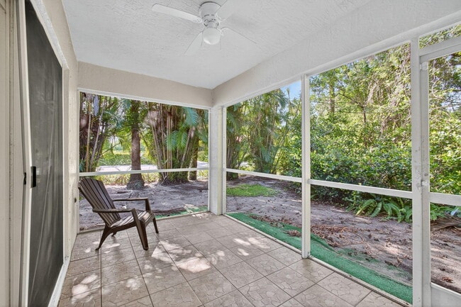Building Photo - 5020 N La Sedona Cir