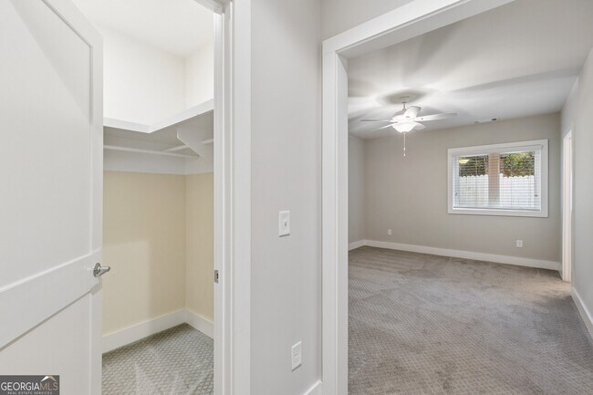 Building Photo - 2974 Hermance Dr NE