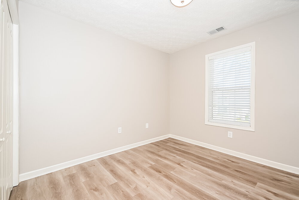 Building Photo - 332 White Oak Way