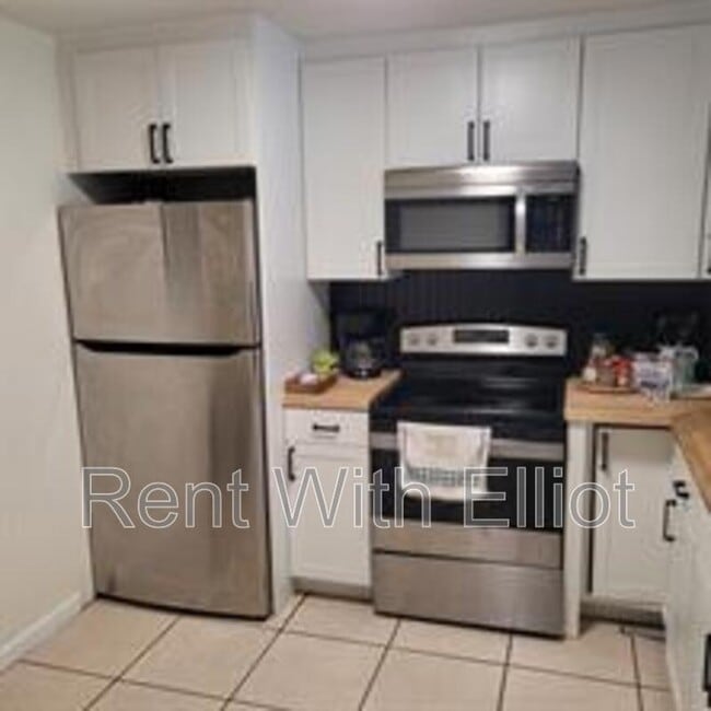 Building Photo - 7173 Orange Dr