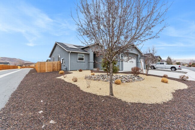 Building Photo - Trailer Parking, Newer house with Low main...