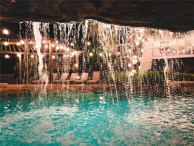 Building Photo - 1679 Rangewood Dr SW