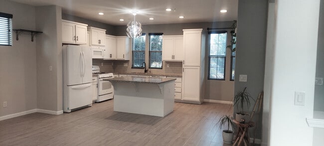 Building Photo - 4567 Juneberry Dr