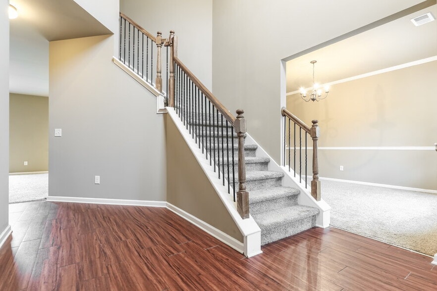 Building Photo - 3533 Walking Stick Way NE