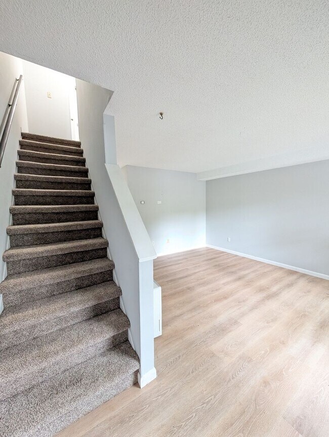 Building Photo - Arden Duplex