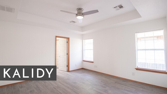 Building Photo - 5004 SE 52nd St