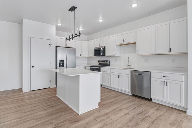 Building Photo - 2465 62nd Ave S