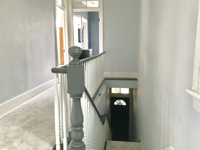 Building Photo - 89C