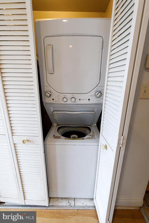 Building Photo - 412 Evarts St NE