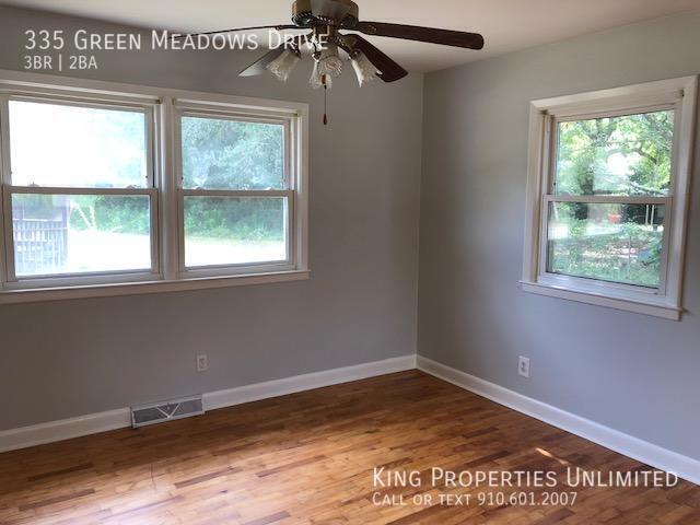 Building Photo - 335 Green Meadows Dr