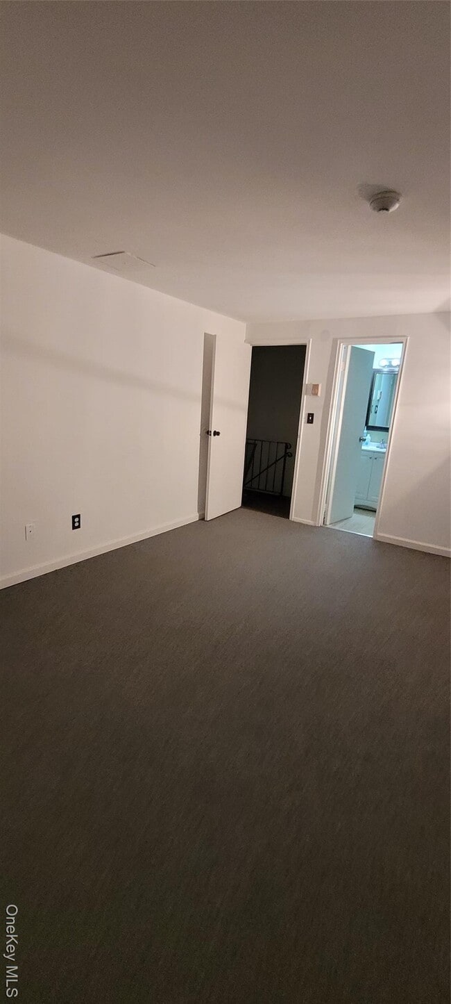 Building Photo - 2 Williamsburg Ct