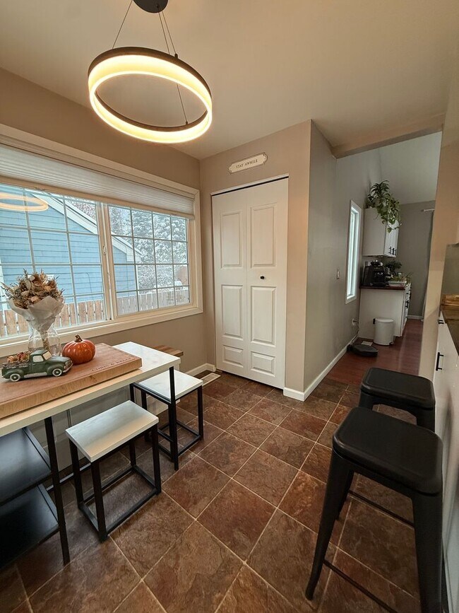 Building Photo - NEW YEAR NEW HOME! 3 bed, 2.5 bath, 2 car garage in South Anchorage