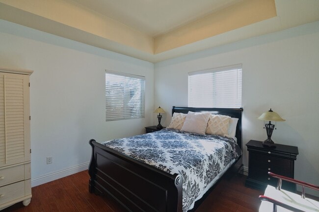 Building Photo - 1410 Encino Ave