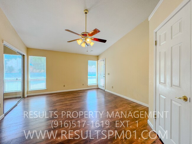 Building Photo - Spacious 4 Bedroom on corner lot