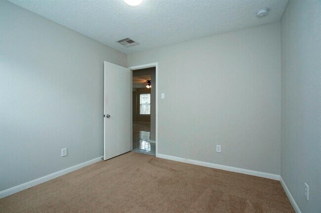 Building Photo - 29227 Legends Beam Dr