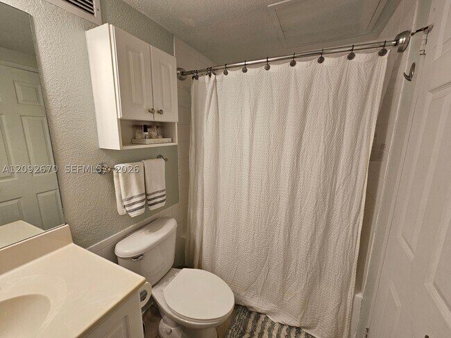 Building Photo - 2501 S Ocean Dr