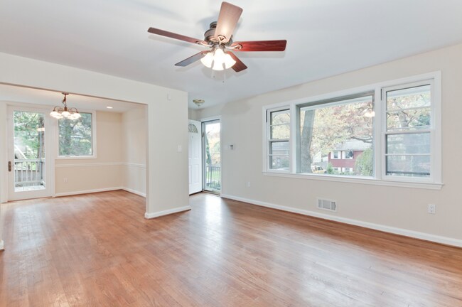 Primary Photo - 407 Boston Ave