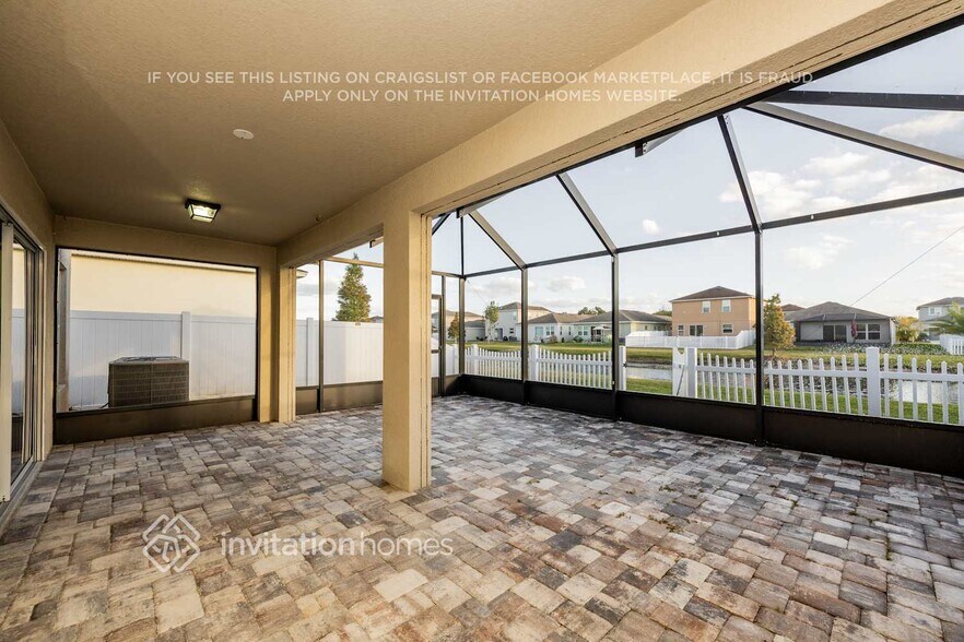 Building Photo - 10619 Laguna Plains Dr