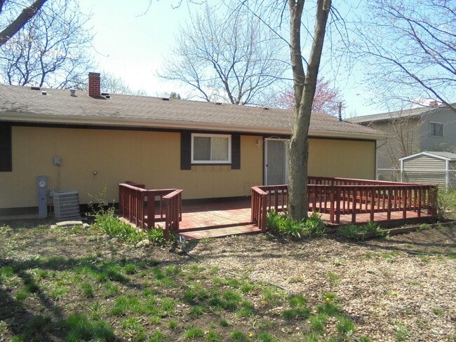 Building Photo - 66 Barrow Dr