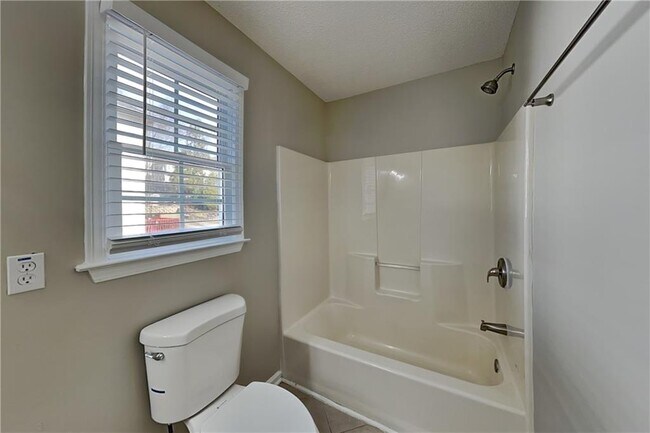 Building Photo - 411 Saddle Brooke Dr