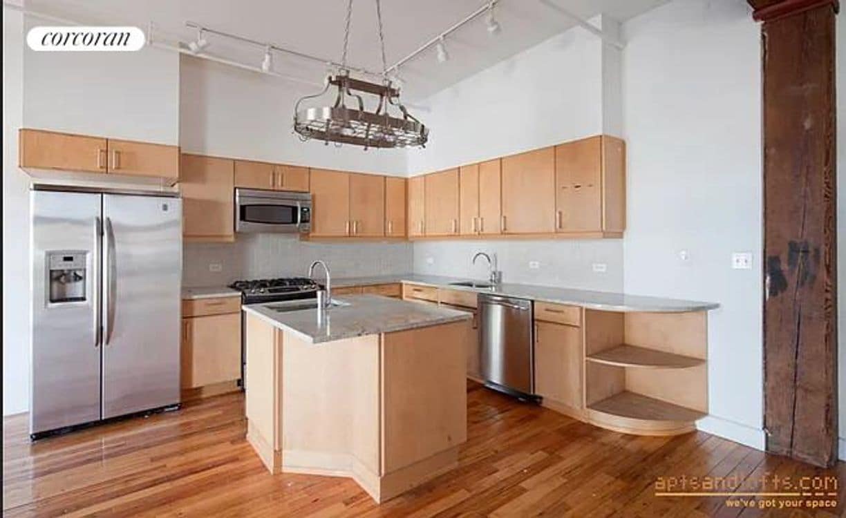 Building Photo - 275 Conover St