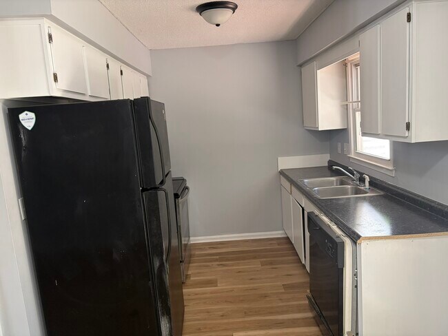 Building Photo - 839 Barringer Dr