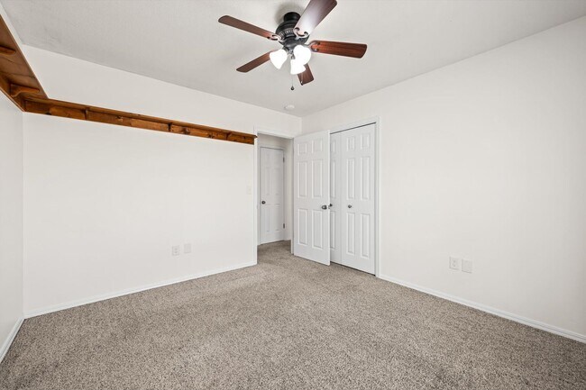 Building Photo - Updated Edmond 3BR Home – Walk to Orvis Risner Elementary – Easy OKC Commute