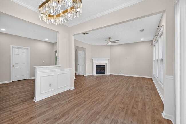 Building Photo - 4379 Annlette Dr NW