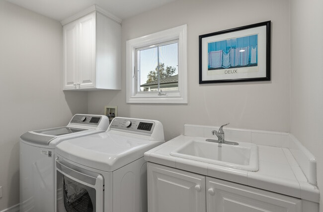 Building Photo - 13 Cape Danbury