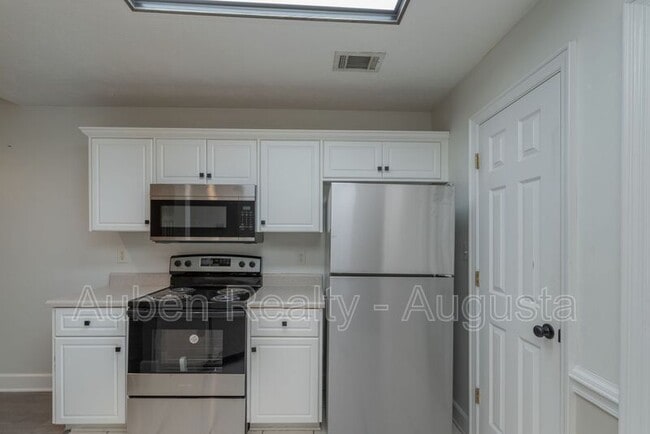 Building Photo - 312 Caldwell Cir