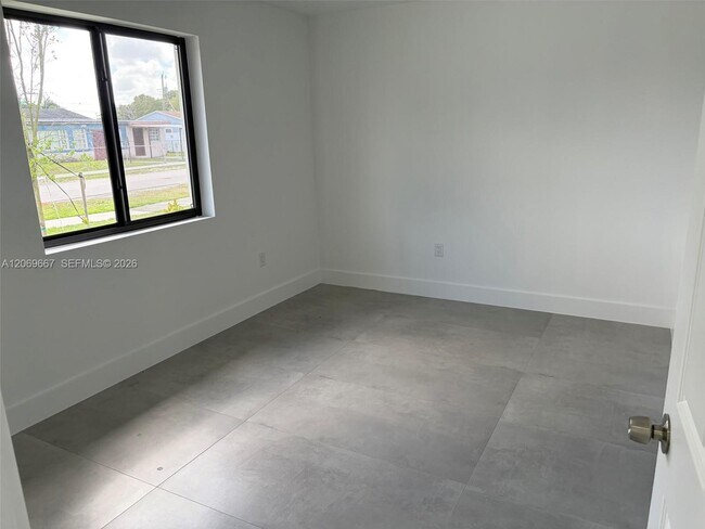 Building Photo - 2420 NW 154th St