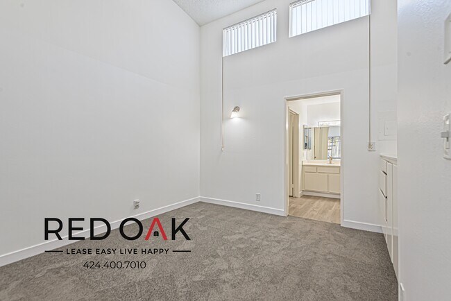 Building Photo - 8430 Cedros Ave
