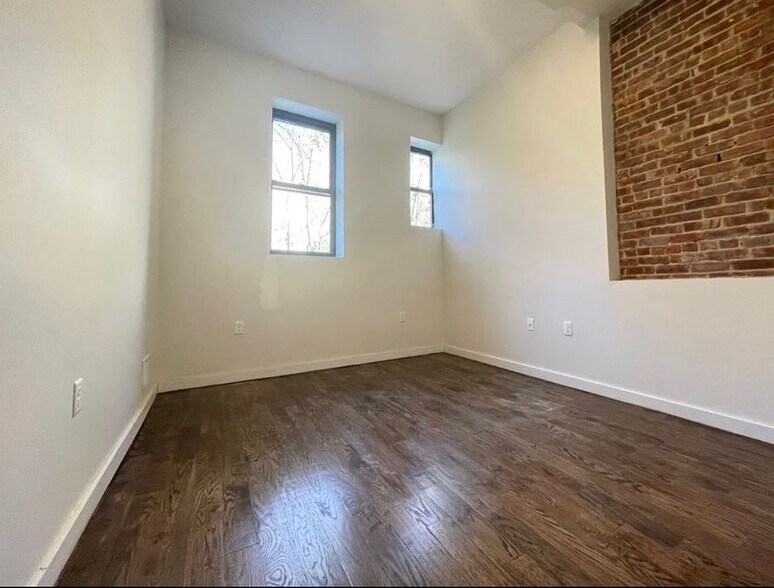 Building Photo - 141 Monticello Ave