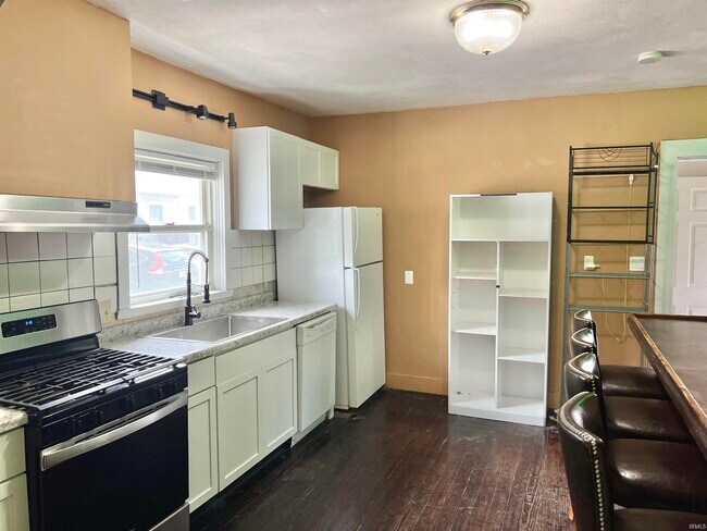 Building Photo - 1109 N Indiana Ave