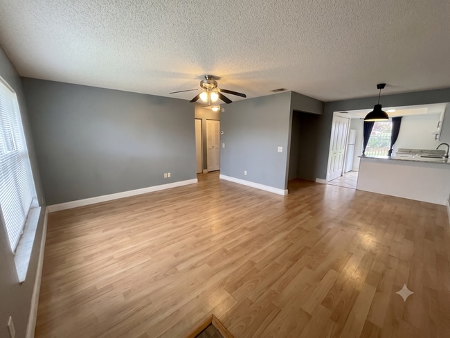 Building Photo - 72 Las Brisas Way