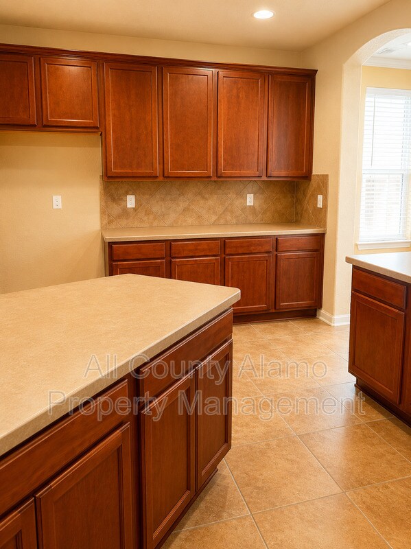 Building Photo - 5565 Saffron Way