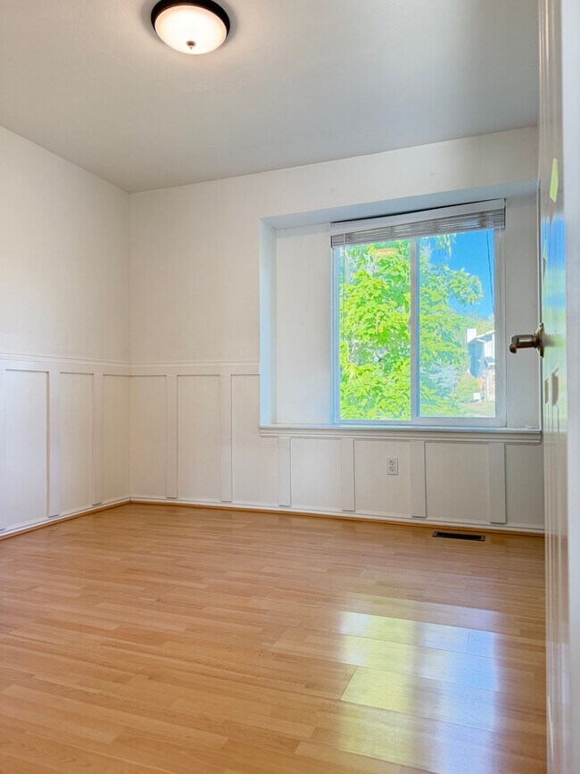 Building Photo - 4624 Quiet Cir
