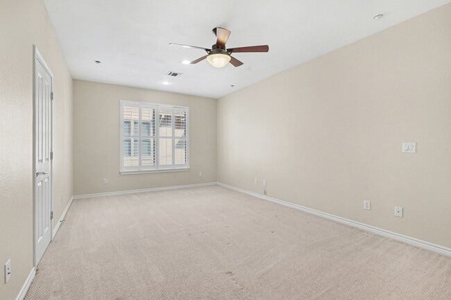 Building Photo - 4412 McKinney Ave