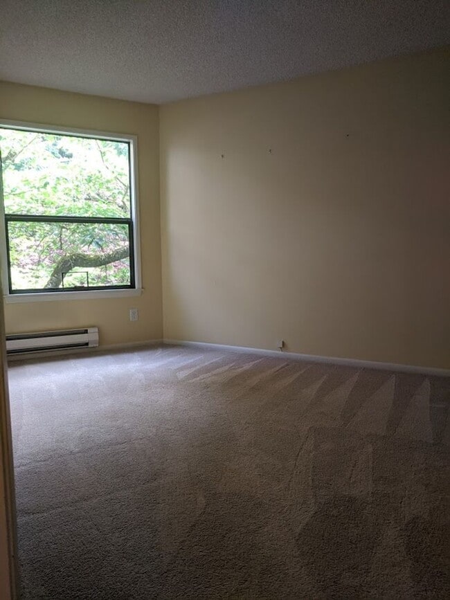 Building Photo - Mercer Island 2 bedroom Condo