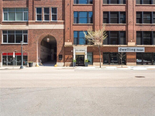 Building Photo - 618 N Washington Ave
