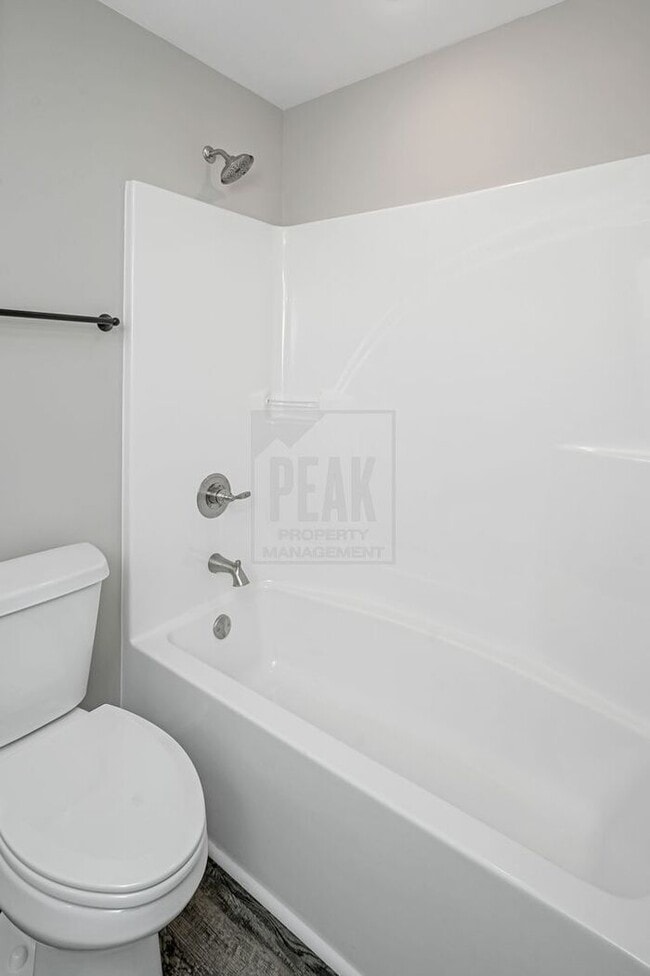 Building Photo - $1650! Beautiful 3Bed 2Bath in newly built Woodland Circle! Tour today