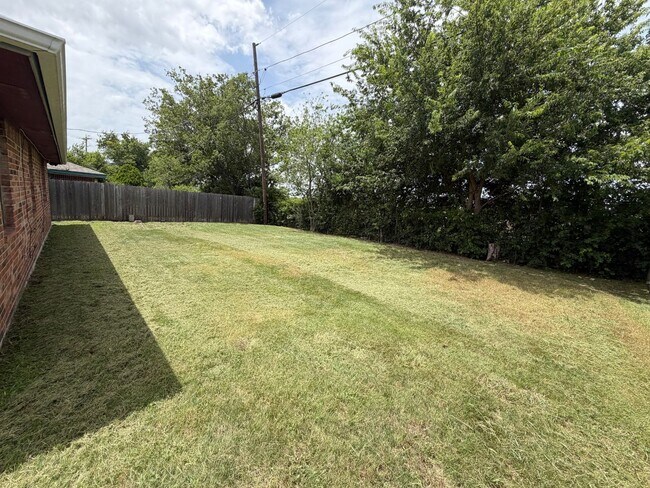 Building Photo - 2703 Schwald Rd