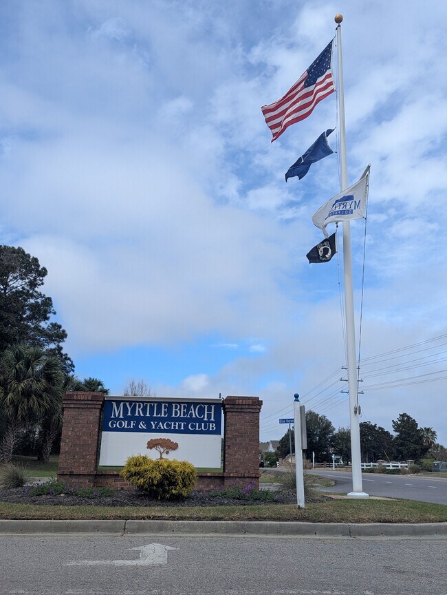 Building Photo - 6840 Blue Heron Blvd